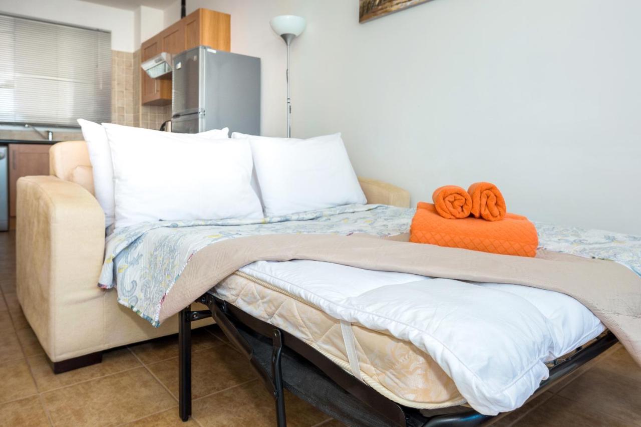 Seabreeze Apartment 200M Away From The Sea พาราลิมนี ภายนอก รูปภาพ