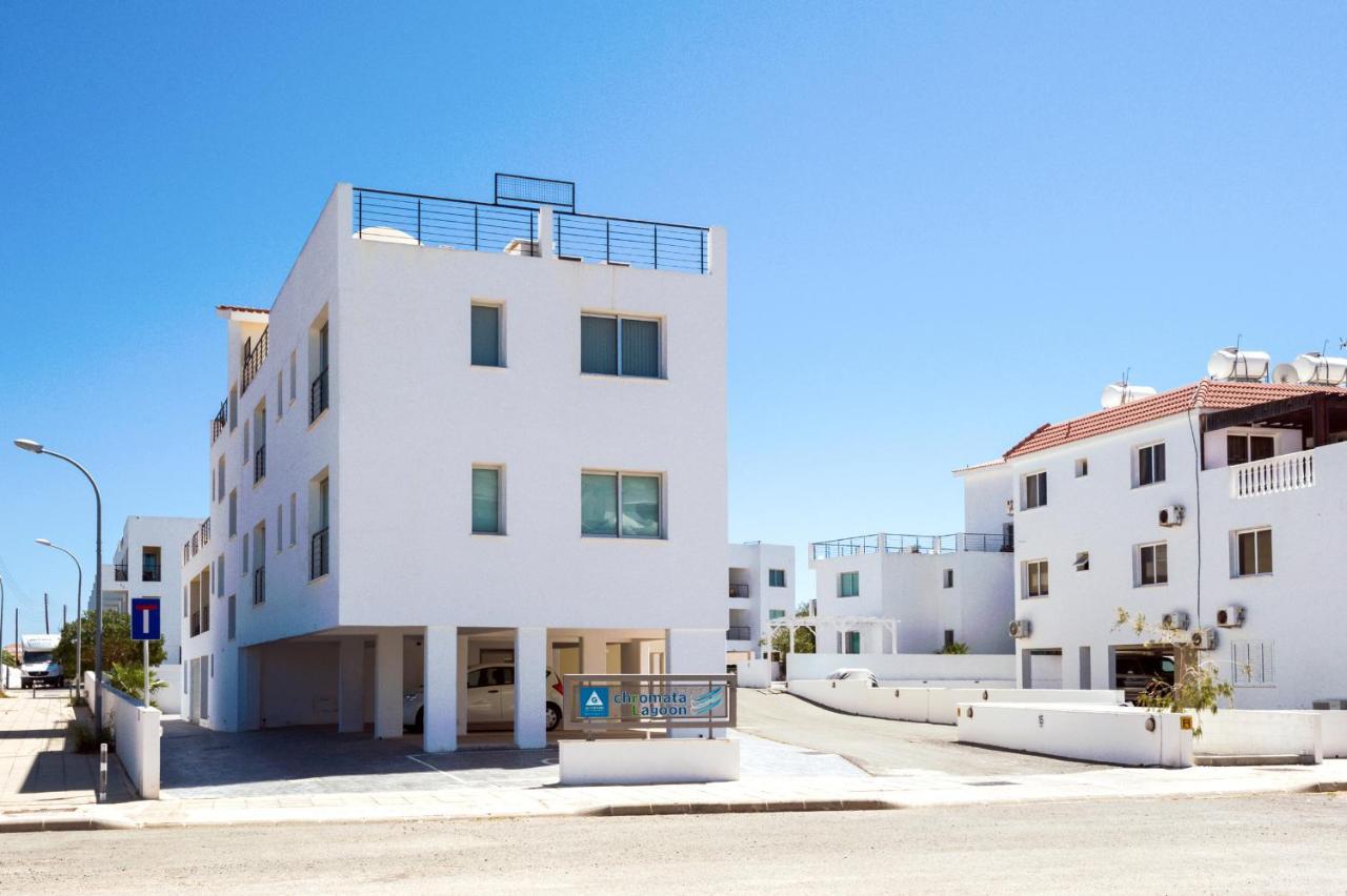 Seabreeze Apartment 200M Away From The Sea พาราลิมนี ภายนอก รูปภาพ