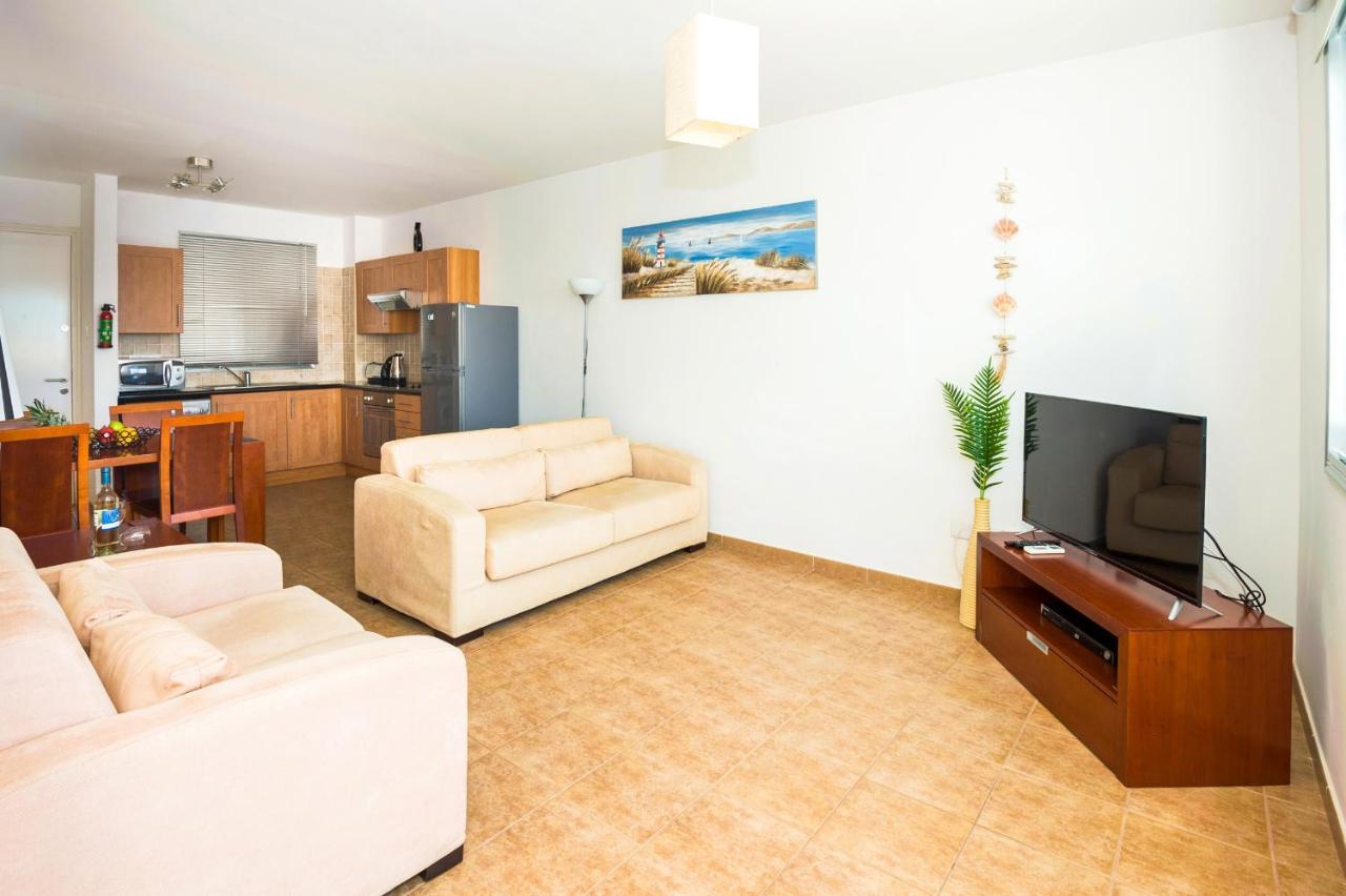 Seabreeze Apartment 200M Away From The Sea พาราลิมนี ภายนอก รูปภาพ